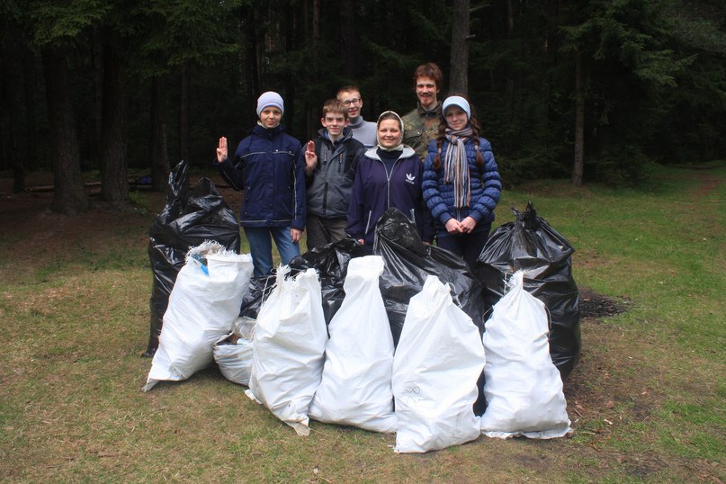 В акции по уборке мусора «Зробім» приняли участие православные молодежные братства и приходы